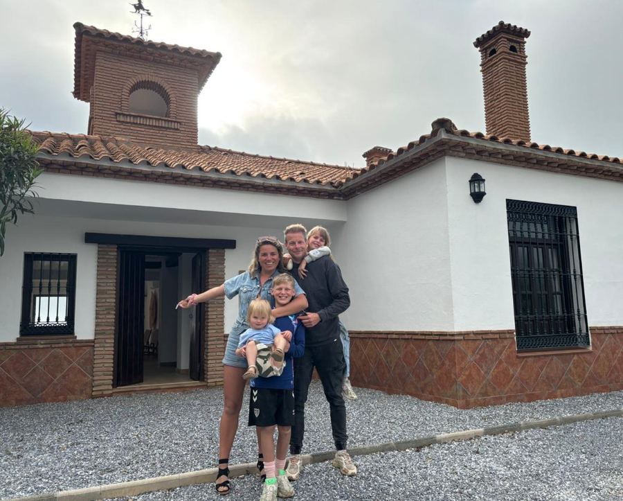 Chris, Neelke en kinderen voor Finca Vida Feliz in Málaga